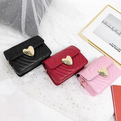 China China High Quality Online Shopping Girl's Online Shopping Women's Shoulder Bag Fashion Peach Heart Embroidery Small Messenger Bag Casual Chain Line for sale