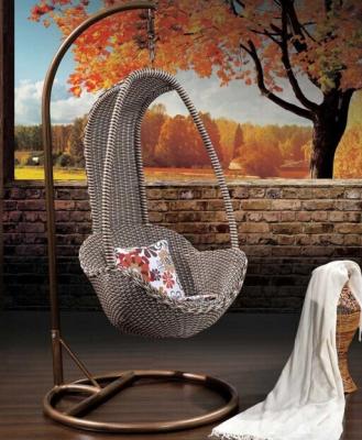 China Rattan hanging egg chair/outdoor hanging swing for sale