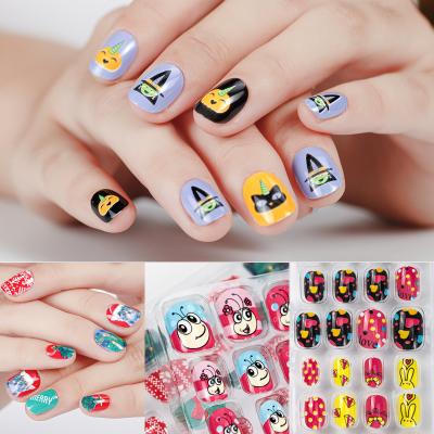 China With Glue 12 Designs Kids Nails Christmas Cartoon 24Pcs Boxed Portable Fake Nails With Glue Kids Press On Nails for sale