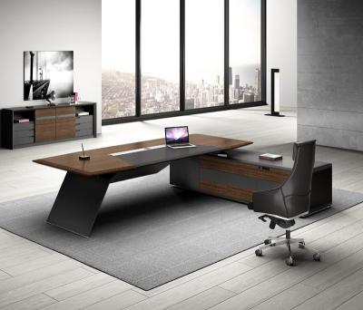 China Italian Modern High End Veneer Paint Convertible Office Furniture 2.8m Executive Office Desk For Boss for sale