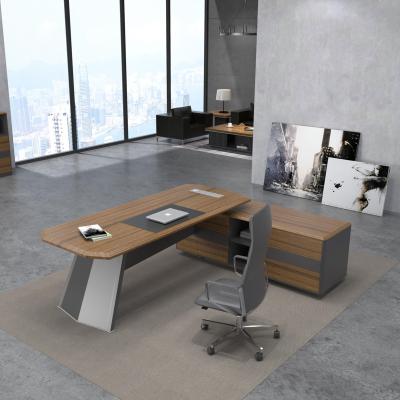 China Most Competitive Design 2.2m Manager Modern Office Veneer Office Furniture Modern Working Luxury Wooden Desks Convertible for sale