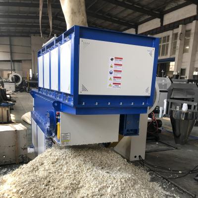 China LIANSHUN Commodities Waste Plastic Plastic Shredder With Single Shaft For Waste Plastic Crates/Trash Can/Tank/Bucket for sale