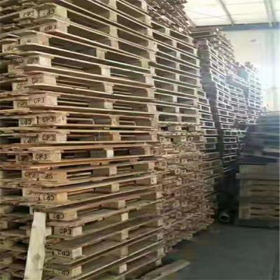 China Eco-friendly Pallet CP3 Logo Printed Natural Wood Pallet For Export for sale