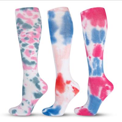 China Sports Nurses Sports Tie Sports Colorful Knee High Compression Socks Dyeing Compression Socks For Gym Fitness Suite for sale