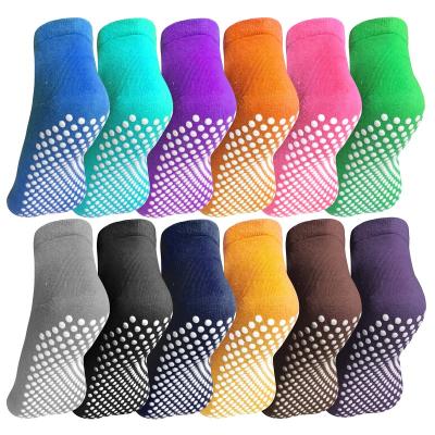 China Cheap Anti Slip Sport Trampoline Grip Socks Anti Bacterial Cotton Anti Bacterial Custom Sock for sale