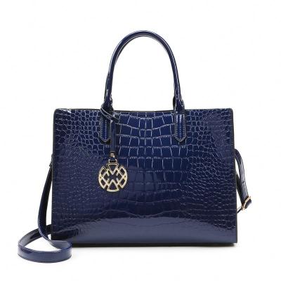 China Wholesale Small Moq Fashion Handbag Fashion Envelope Handbag Solid Color Tote Bag for sale