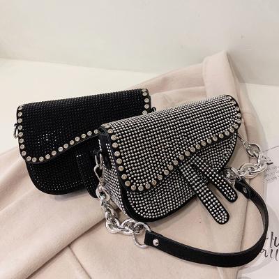 China 2021 Latest Wholesale Popular Lady Cross Handbags - Luxury Body Bags Saddle Bag Clips For Female for sale