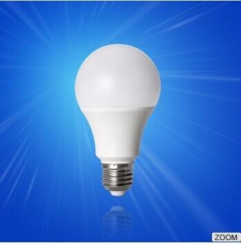 China 7w Pure White LED Energy Saving Bulbs 580lm 80 Ra with PC Shade for sale