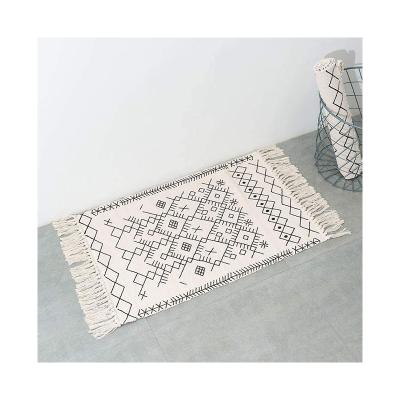 China Soft Good Price Customized Cotton Saving Practical Hand - Woven Cotton Rug For Household for sale