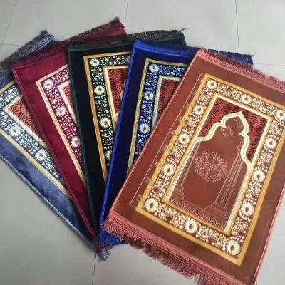 China Stain Resistant Wholesale Muslim Home Rug Good Quality Holiday Eid Mosque Indoor Mosque Blankets for sale