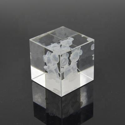 China China Crystal Crafts Heart Shape Crystal Paperweight for sale