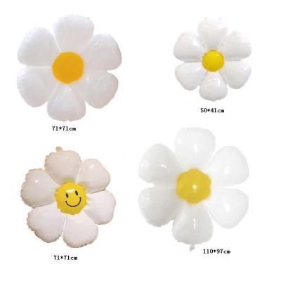 China Central Institute of Statistics Eco-friendly Daisy Aluminum Foil Balloon White Smiley Chrysanthemum Foil Balloon for Birthday Party Decoration for sale