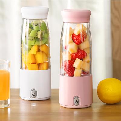 China Car Most Popular Optional Small Juicer White And Pink Portable Blender for sale