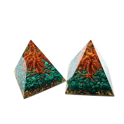 China Wholesale China Malachite Orgonite Pyramid Healing Stones Crafts Natural Crystal Reiki Malachite Orgone Pyramid For Spiritual Healing for sale