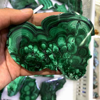 China Wholesale Natural Donghai Malachite Slate Form Healing Malachite Slice Stones Polished Raw Malachite Plate Stones For Decoration for sale