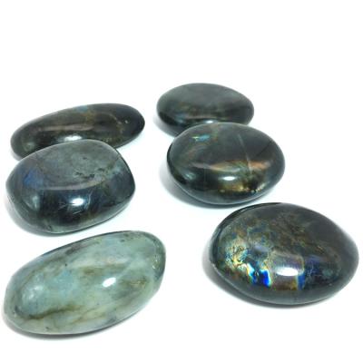 China Europe Wholesale Natural Crystal Pieces Polished Labradorite Palm Stone For Relaxing for sale