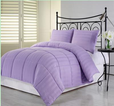 China Anti Static Wholesale Polyester Filled Comforters Striped Designer Duvet Quilts Purple Luxury for sale