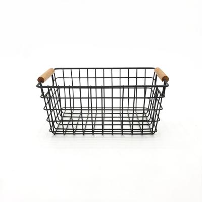 China Farmhouse Decor Metal Wire Mesh Food Organizer Storage Bin Stocked Basket with Bamboo Handles Under Shelf Wire Storage Hanging Basket for sale