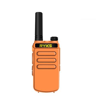 China Portable Reliable Durable High Quality Wholesale Custom Cheap Charging Two-Way Radio Black Green Orange Ash Charging  Walkie Talkie for sale