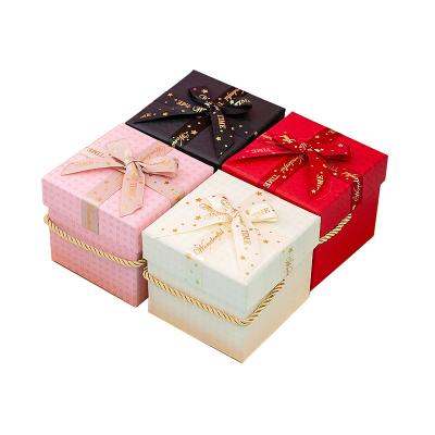 China Handmade Heaven And Earth Cover Apple Christmas Chocolate Boxes Cake Box Hard Christmas Red Christmas Box for sale