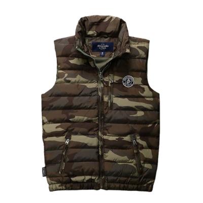 China Anti-wrinkle OEM Men's Polyester Outdoor Leisure Camouflage 100% Warm Stocking Coating Vest for sale