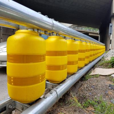 China New Design Outdoor Road Safety Guardrail Safety Roller Barrier for sale