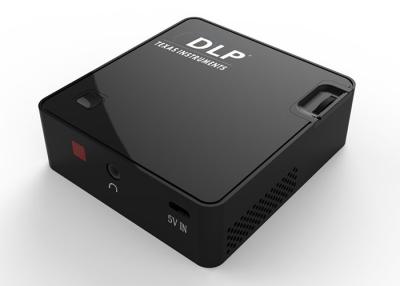 Chine P2 Wireless Pocket HD DLP Projector 30-150 Size 50 Lumens DLNA Video Projector à vendre