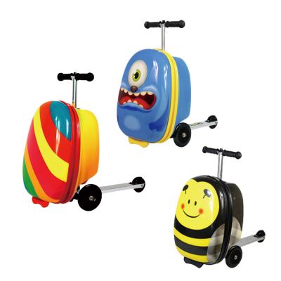 China 3D Printing Promotional Stocked Goods Waterproof Cute 18 Inch Cartoon Pattern Children Scooter Luggage Case for sale