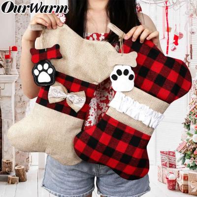 China Custom Cotton and Burlap Dog Ourwarm Dog Pet Bone Jute Buffalo Plaid Sock Christmas Animal Stocking for Xmas Decorations for sale