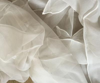 China Organic Sand Washed 100% Pure Raw Silk Crepe De Chine Fabric Heavy Heavy for sale