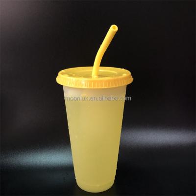 China Custom Reusable Sustainable Food Grade 25cm BPA Free Silicone Straw Plastic Cups With Straws for sale