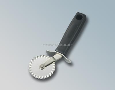 China High Quality Sustainable Serrated Blade Pizza Dough Wheel Cutter for sale