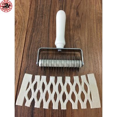 China Professional Restaurants Kitchen Utensils Dough Lattice Roller Cooking Tools for sale