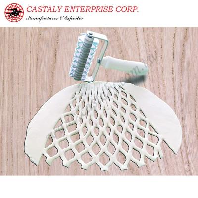 China Sustainable Professional Stainless Steel Lattice Pastry Roller With Plastic Handle for sale