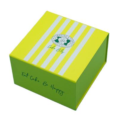 China High Quality Recycled Materials Customized Stripe Printing Logo Printing Folding Magnetic Packaging Box for sale