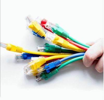 Chine La corde de correction de RJ45 8P8C Cat6 UTP a adapté aux besoins du client puisque 0.56mm 26AWG à vendre