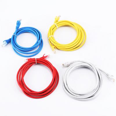 Chine la corde de correction de 0.915mm Cat5e UTP a échoué 24 PVC d'intérieur de veste d'A.W.G. rouges à vendre