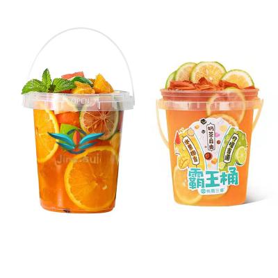 China 1000ml Boba Cup Portable Single Wall Fruit Bubble Tea Clear Buckets With Handle Lids PP Injection 32oz Plastic Cups for sale