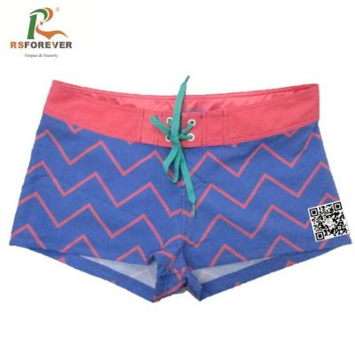 China Pantalones cortos atractivos del tablero de la sublimación de la muchacha caliente de encargo de la venta para practicar surf en venta