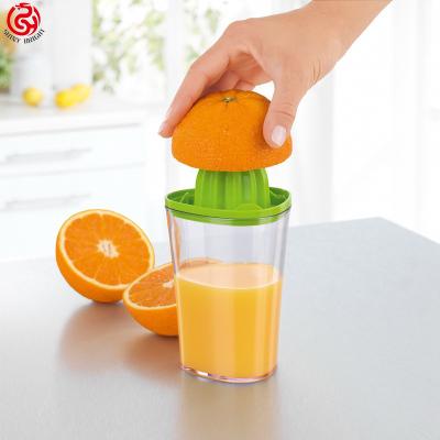 China New Product 2022 Sustainable 2 In 1 Manual Spiralizer Vegetable Slicer And Juicer for sale