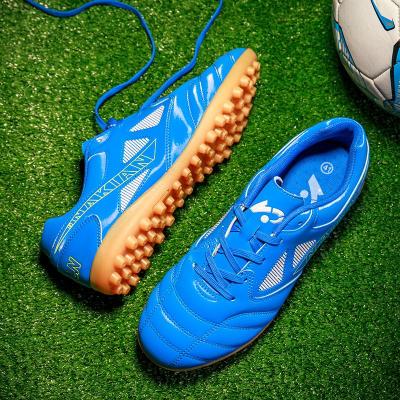 China Direct Selling Rubber 47 Shoe Size Green Color Red Color Soccer Shoes for sale