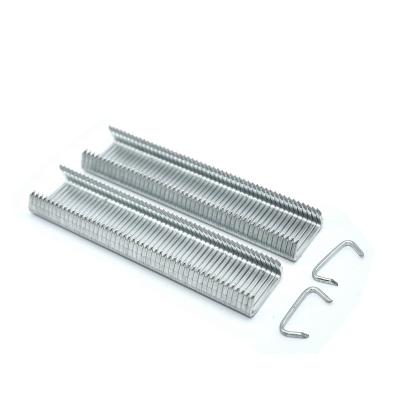 China Building Material High Quality SR8/P7 Series Galvanized Iron C Hog Rings Staples For Tying Fabrics for sale