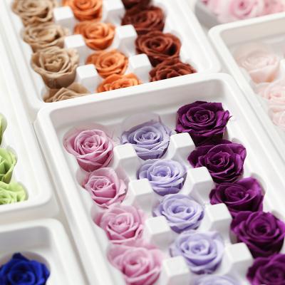 China Kunming factory supply Best DIY Gift preserved roses 2-3cm rose mini forever rose for sale