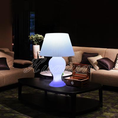 China 2020 new product modern design waterproof color rechargeable led table lamp for home for sale