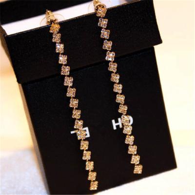 China Leisure Whimsical Square Shaped Long Earring Diamond Tassel Set Female Rhinestone Earrings for sale