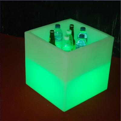 China Viable Color Changing Electric Bright Illuminati Customized Waterproof PE Led Ice Bucket for sale