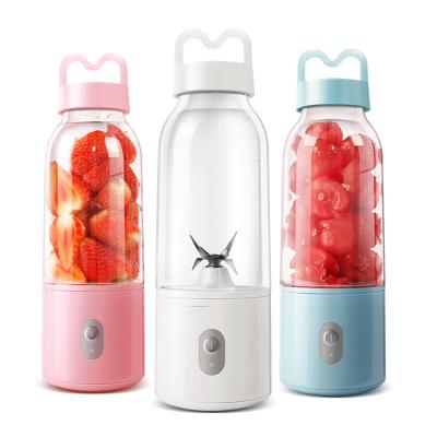 China Mini Electric Blender Popular Travel USB Easy Handling Cordless Mini USB Charging Fresh Fruit Blender Portable Juicer for sale