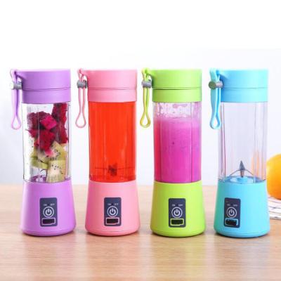 China Dropshipping USB Easy Handling Lemon Squeezer Machine Portable Blender Juicer Rechargeable Portable Fruit Juicer for sale