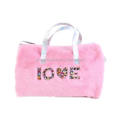 China 2020 Fashion Like Double Laser PU Handle Pink Faux Fur Duffel Bag Ladies Plush Travel Duffel Bag In Big Size for sale