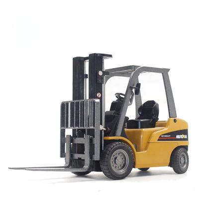 China Toy Huina 1:50 1717 diecast diecast static multifunctional engineering car boy toy series construction truck model forklift for sale